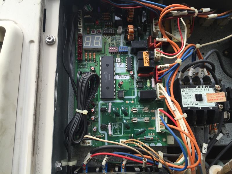 03エラー 日立業務用エアコン 天カセ４方向 大阪府松原市 喫茶店 お客様の声 業務用エアコンの修理ショップ エアコン修理専門店